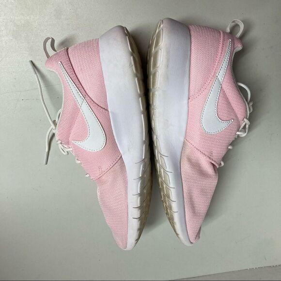 NIKE,‎ LU2, Pink & White, Size Women’s 8 , Youth 6.5, ( see chart), tie closure. - Picture 9 of 12